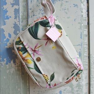 *BAN.DŌ* Floral Toiletry Bag w/ Pockets